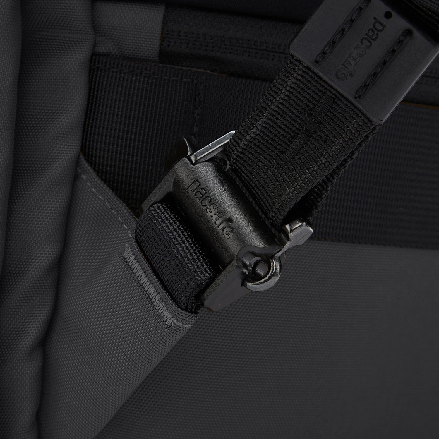 Pacsafe® X 25L anti-theft backpack - Image 9