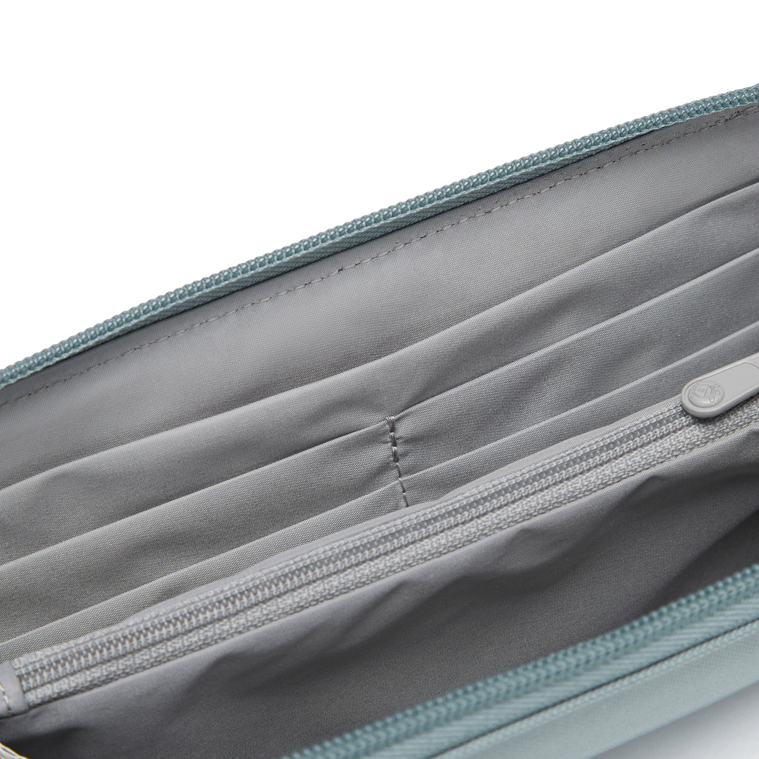 Pacsafe® RFIDsafe™ RFID blocking continental wallet - Image 12