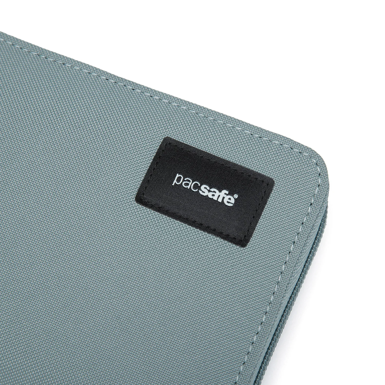 Pacsafe® RFIDsafe™ RFID blocking continental wallet - Image 9
