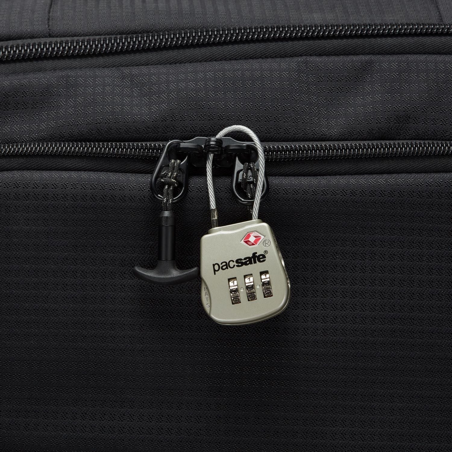 Pacsafe® Prosafe® 800 Travel Sentry® Approved combination cable padlock - Image 2